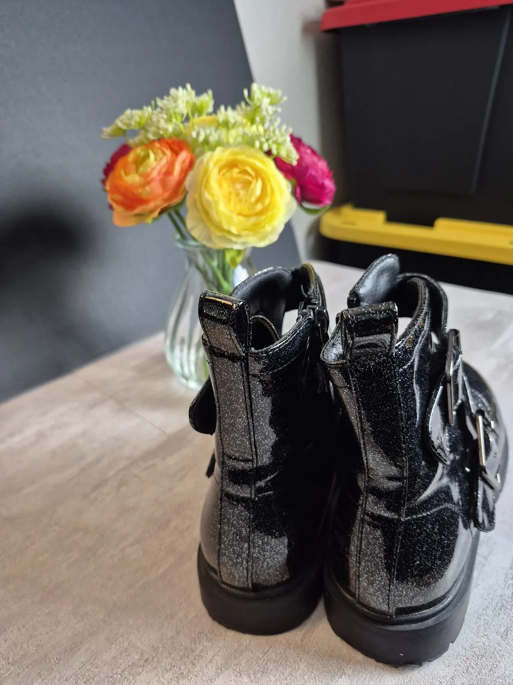 Dream Pair. Black Glitter Buckle Ankle Boots - Kids Shoes. Size 2